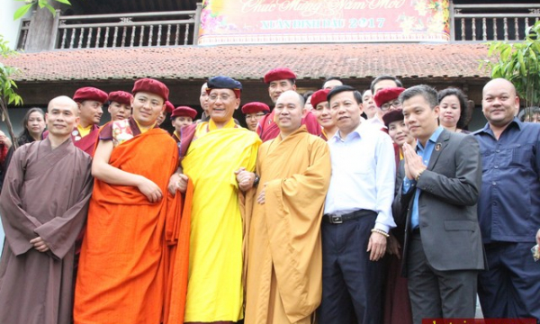 Ngài Gyalwang Drukpa thăm chùa Phật Tích