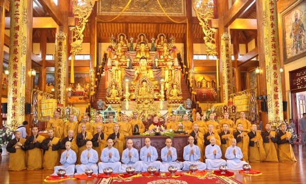 Quảng Ninh: Chùa Ba Vàng tổ chức lễ xuất gia cho 12 nam nữ cư sĩ