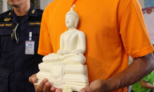 Thái Lan: Dự án khuyến khích tù nhân điêu khắc tượng Phật