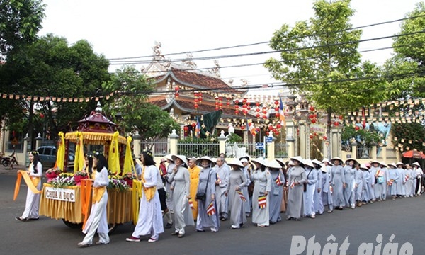 Đắk Lăk, Lâm Đồng: Các hoạt động mừng Phật Đản PL.2562