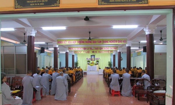 Thiền viện Hồng Trung Sơn cúng dường trường hạ tại Đ.Nai, Tp.HCM
