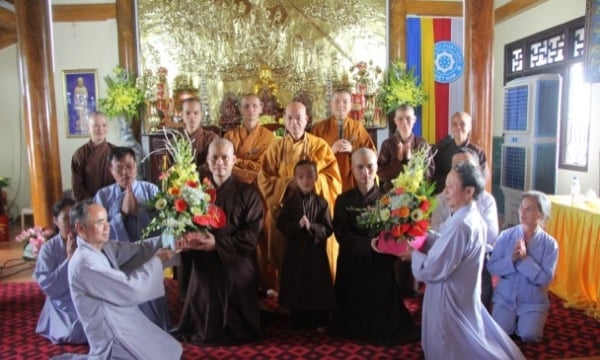Thái Bình: Lễ thế phát xuất gia tại chùa Từ Xuyên