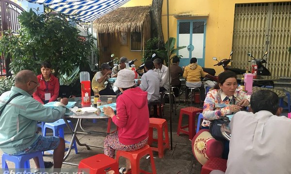 Khánh Hòa: Bếp ăn từ thiện Tổ đình Nghĩa Phương phục vụ trên 300 khách