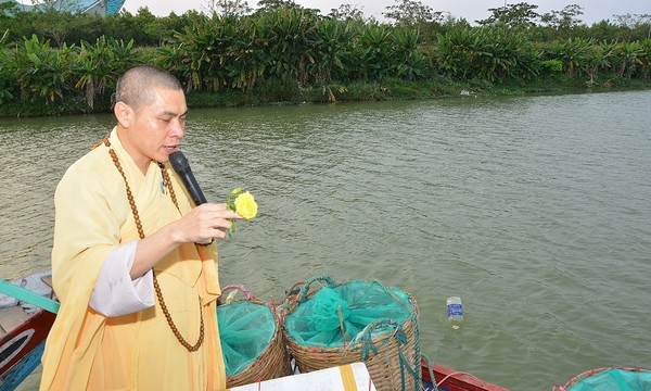 Hoạt động từ thiện đầu năm của hội Cháo từ thiện Mỹ Khê, Đà Nẵng
