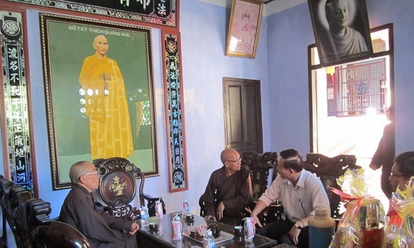 Khánh Hòa, Đồng Tháp: Chính quyền tỉnh chúc mừng ngày Phật đản