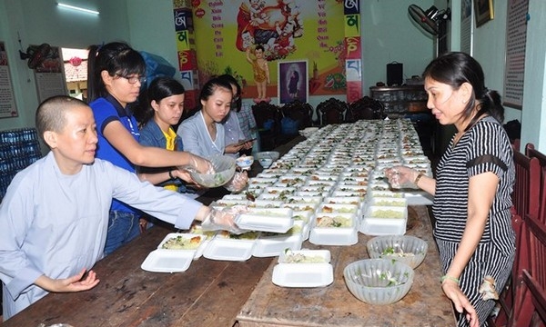 Quảng Nam: 5.000 suất cơm chay miễn phí cho sĩ tử