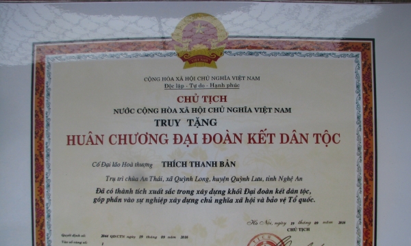 Nghệ An: CTN truy tặng Huân chương ĐĐK cho cố Hòa thượng Thích Thanh Bản
