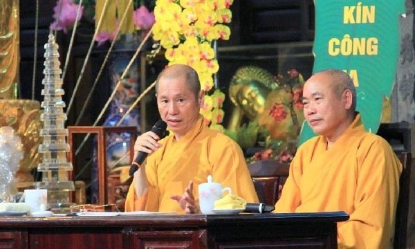 TT.Thích Chân Quang thuyết giảng chủ đề 'vị tha' tại chùa Tương Mai