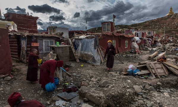 Đời sống khó khăn tại Ni viện lớn nhất thế giới ở Tây Tạng