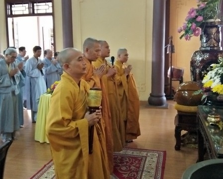 Tp.HCM, Quảng Nam: Tổ chức khóa tu, lễ hoàn đàn Dược Sư, tặng quà từ thiện