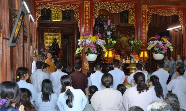 Tp.HCM: Phật tử Lá Bồ Đề cúng dường Trường hạ 5 tỉnh Tây nguyên