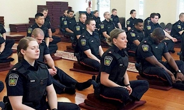 Canada: Cảnh sát trưởng Toronto chia sẻ giá trị của Thiền trong công vụ 