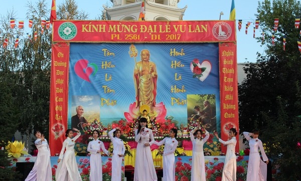 Lễ Vu Lan báo hiếu tại chùa Trúc Lâm Kharkov, Ucraina