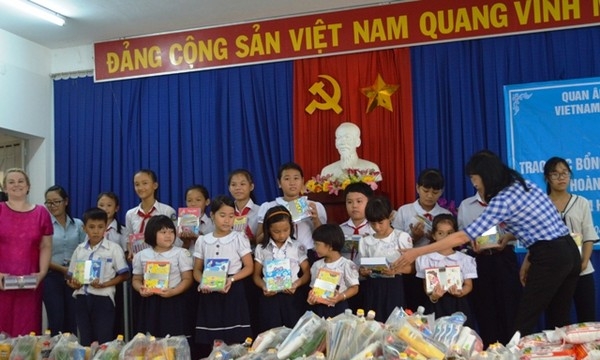 Khánh Hòa: Quỹ Quan Âm Việt Nam - New Zealand trao 66 học bổng