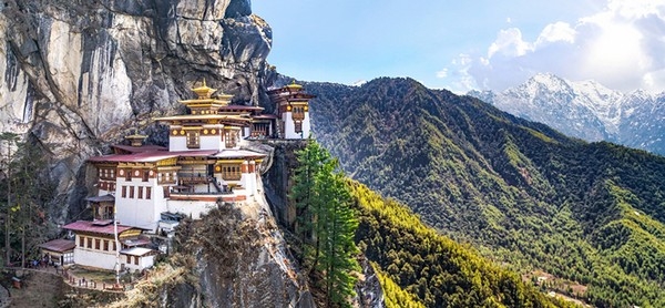 Kinh nghiệm của Bhutan về GNH, chính niệm và công nghệ