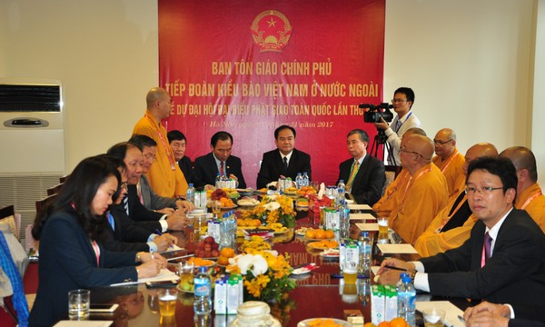 Hà Nội: BTG Chính phủ tiếp đoàn kiều bào về dự Đại hội Phật giáo Toàn quốc