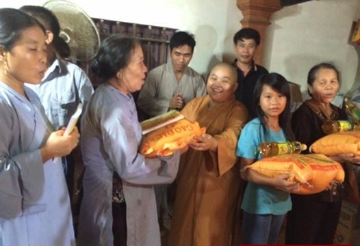 Nghệ An: Tặng nhiều phần quà cho hộ nghèo nhân dịp lễ Vu lan – Báo hiếu 