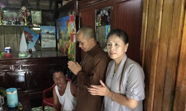 Phật giáo xứ Nghệ ủng hộ bà con vùng lũ huyện Hương Khê