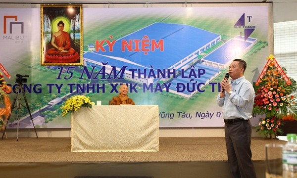 TT.Thích Chân Quang thuyết giảng tại Công ty may Đức Thành