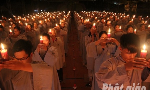 Thái Bình: Chùa Từ Xuyên tổ chức đêm hoa đăng cầu siêu thai nhi