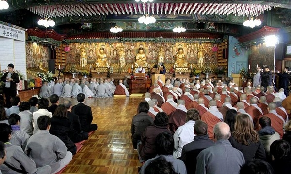 Thiền định Phật giáo giúp hóa giải xã hội Hàn Quốc