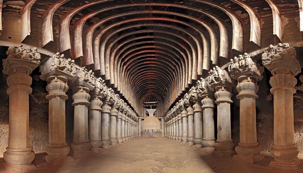 Kiến trúc ngôi già lam hang động Karla, Ấn Độ