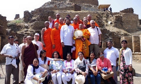 Pakistan: Đoàn PG Sri Lanka tham quan di tích đạo Phật ở Takht-i-Bahi 