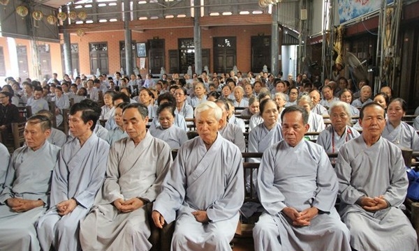 Thái Bình: Người khuyết tật về chùa Từ Xuyên dự khóa tu