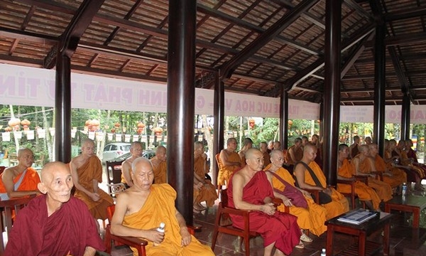 Đồng Nai: BTG tỉnh thăm trường hạ Phật giáo Nam tông