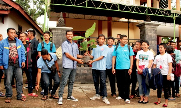 Indonesia: Trao hạt giống từ bi trí tuệ cho thanh niên phật tử