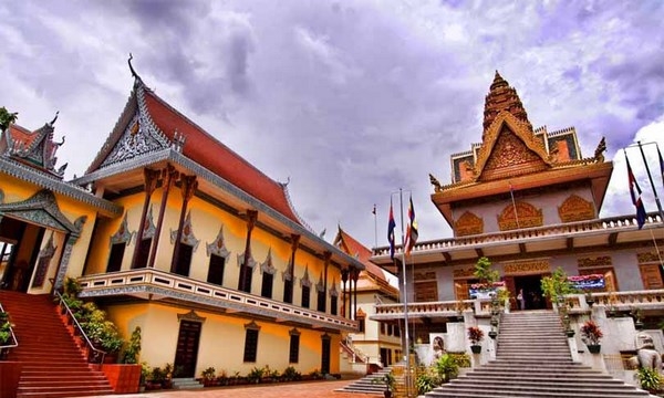 Campuchia: Ngôi Cổ tự Wat Ounalom, quần thể kiến trúc độc đáo