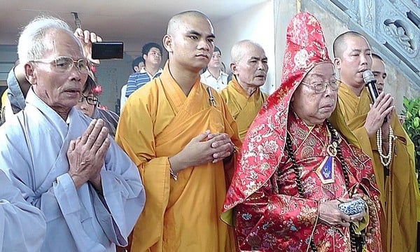 Đà Nẵng: Lễ gia trì chú nguyện, rót đồng đúc tượng tại chùa An Long
