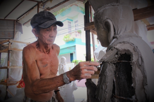 Xóm nghệ nhân làm tượng suốt 70 năm ngay giữa Sài Gòn tấp nập