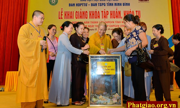 Ban HDPT T.Ư và PG Ninh Bình hưởng ứng ủng hộ đồng bào miền Trung bị lũ lụt