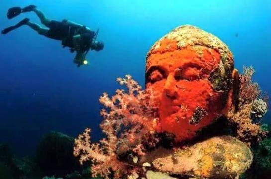 Kiệt tác Phật giáo Indonesia dưới đáy biển
