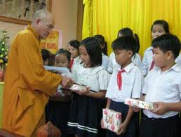 Cần Thơ: Chùa Phật học và Quỹ học bổng Sen Vàng
