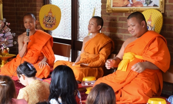 Anh: Tự viện Phật giáo gần gũi với cư dân