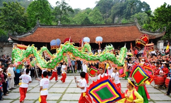 Rực rỡ sắc màu lễ hội chùa Thầy