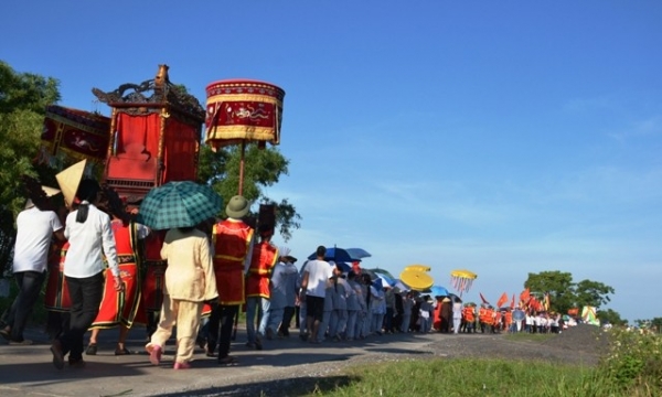 Rộn ràng lễ hội truyền thống làng Cát Bi