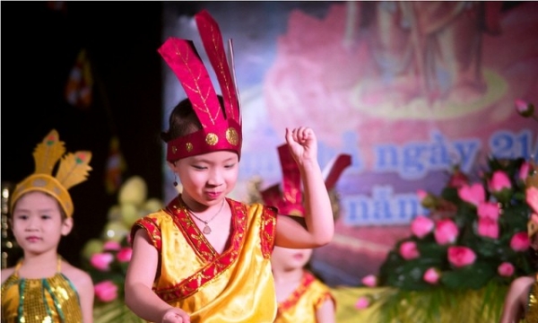 Quảng Ninh: Đêm văn nghệ kính mừng Vu lan tại chùa Phả Thiên