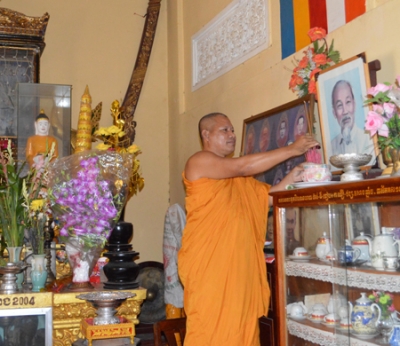 Thượng tọa người Khmer đưa đạo đức Bác Hồ vào trong chùa (*)