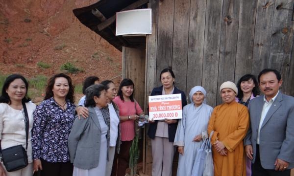 Lâm Đồng: Ban Từ thiện Phật giáo hỗ trợ xây nhà tình thương cho bà con nghèo 
