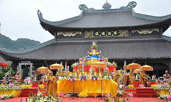 Lễ tắm Phật tại Đại lễ Vesak 2014