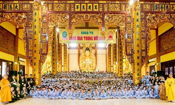 Gần 400 phật tử nhí tham dự Khóa tu mùa Hè chùa Yên Phú