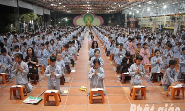 Thái Bình: Gần 1000 thiện sinh dự khóa tu Sen Hồng chùa Từ Xuyên
