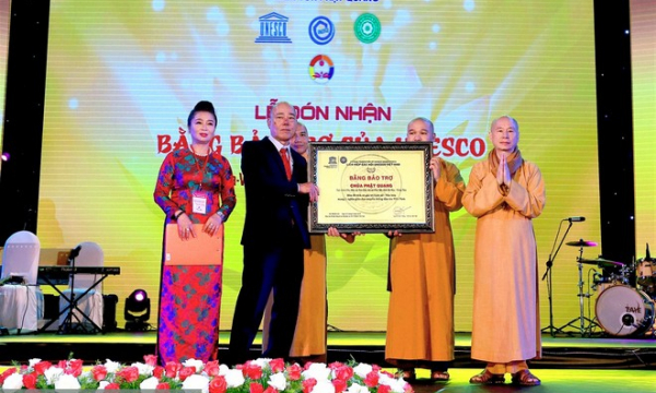 BRVT: Chùa Phật Quang đón nhận Bằng Bảo trợ của Unesco Việt Nam