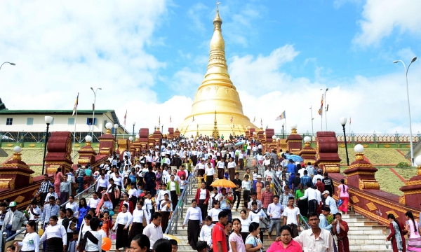 Kinh đô Phật giáo Mandalay du khách hành hương tăng vọt cuối năm tại Myanmar