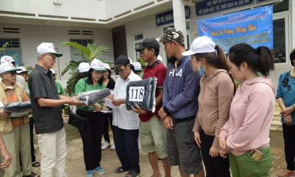Nha Trang: Chia sẻ cùng đồng bào bị thiệt hại nặng nề tại vùng lũ