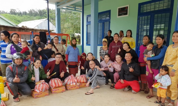 Trao tặng 70 suất quà cho bà con vùng cao huyện Tây Giang, Quảng Nam