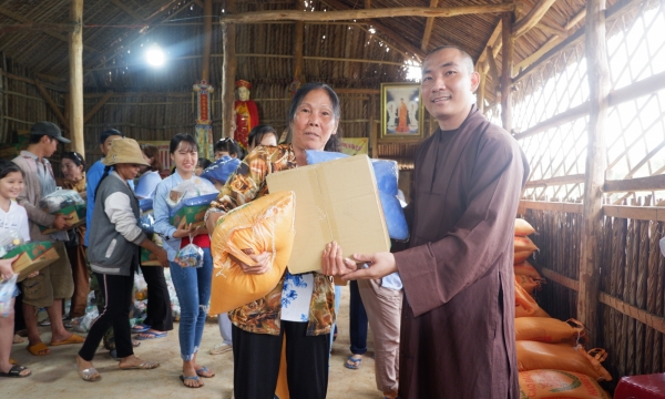CLB Hạnh Nguyện tặng 243 phần quà tết cho bà con tại Bình Thuận